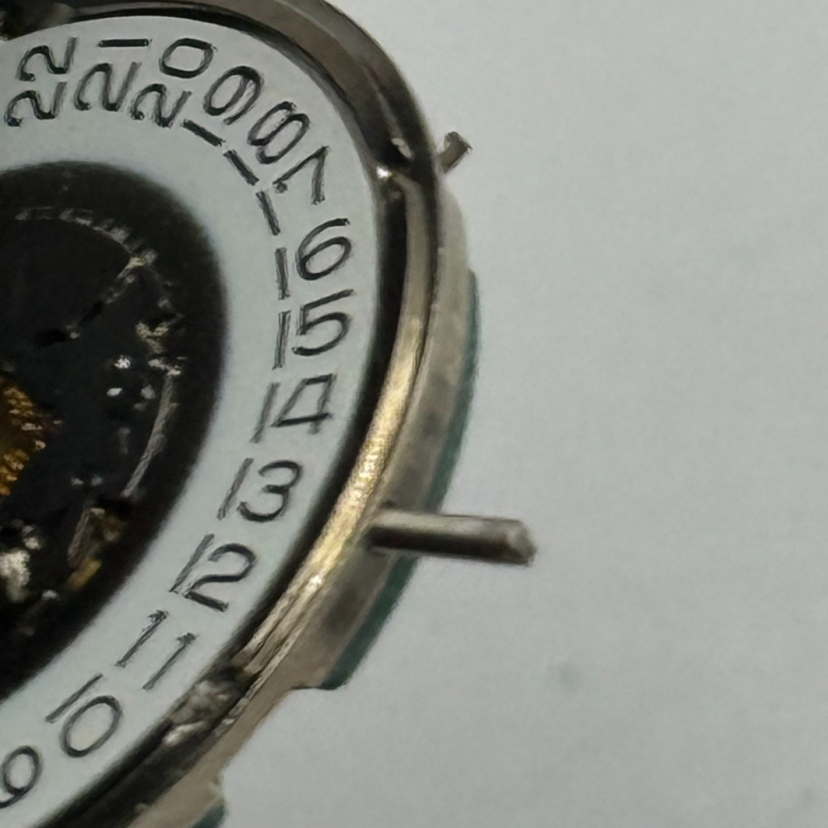 ETA 555.411 Watch Movement Running Quartz Swiss 5 Jewels Parts Repair 23.8mm