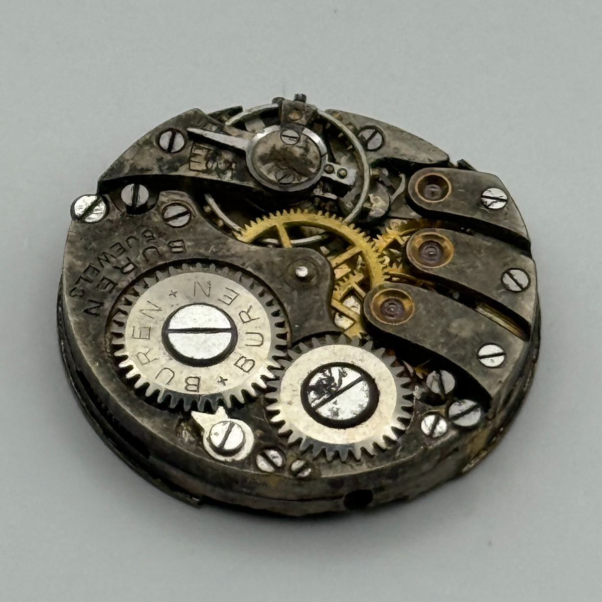 Buren 8 3/4 15 Jewels Watch Movement - For Parts / Repair - 19.7mm