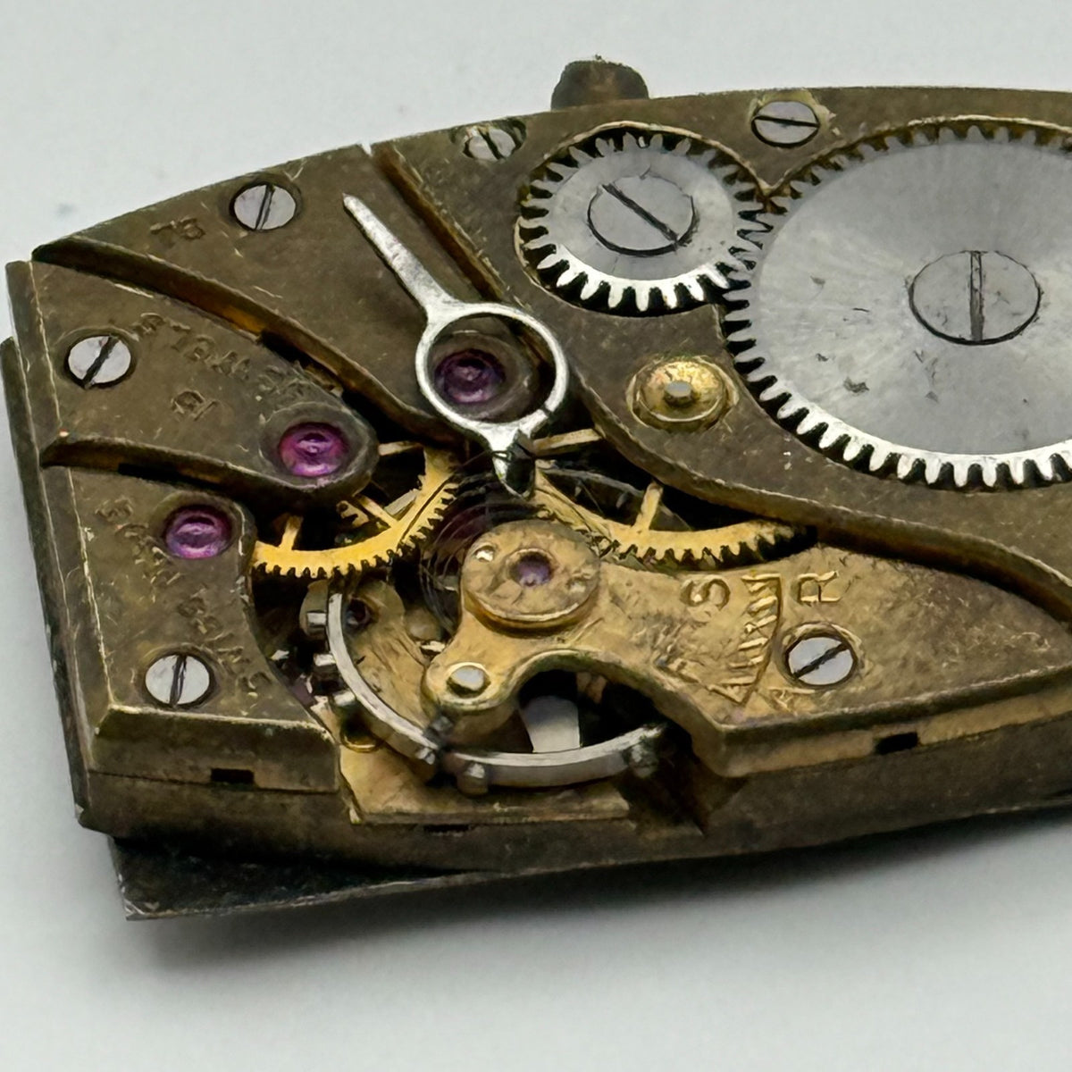 Revue 73 Watch Movement - Rotary Maximus 15 Jewels - For Parts / Repair - 17.4mm
