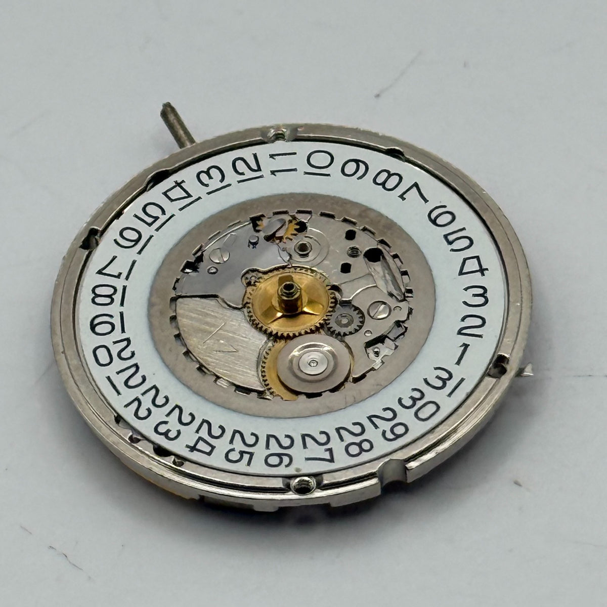 ETA 555.411 Watch Movement Running Quartz Swiss 5 Jewels Parts Repair 23.8mm