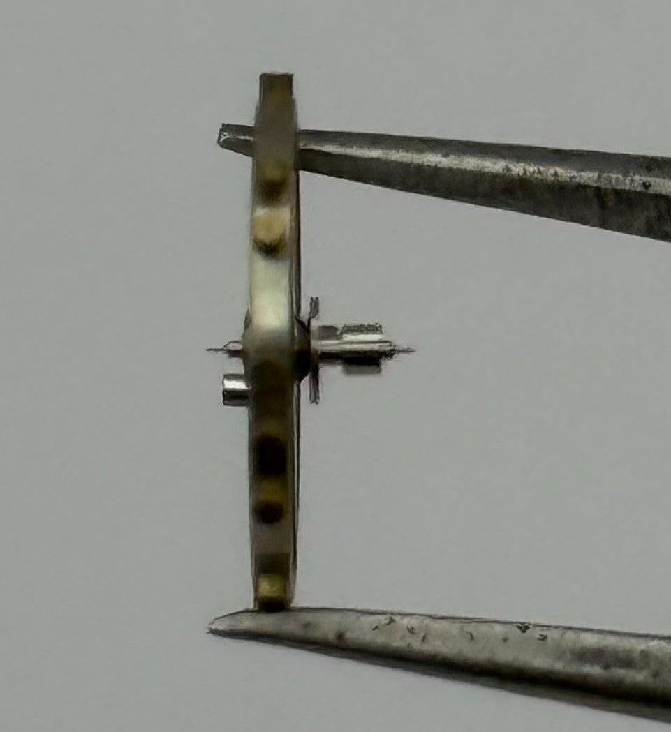 Durowe 420 422 Balance Wheel Complete And Spring Pour Watch Movement Parts NOS