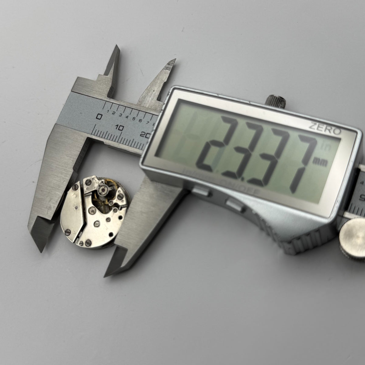 Unidentified Watch Movement - Spares - For Parts / Repair - 23.3mm