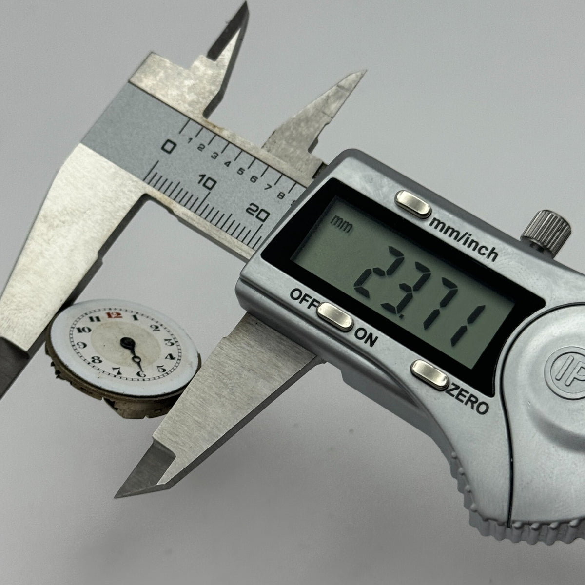 Unidentified Watch Movement Bullseye Dial Manual Wind 23.7mm Parts Repair