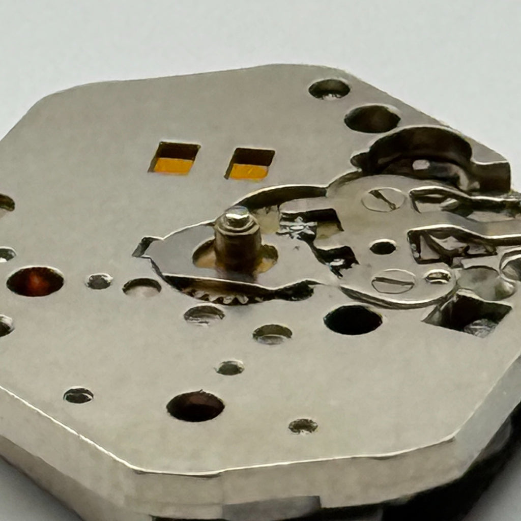 Harley 672 Watch Movement Quartz Swiss Untested Parts Repair Spares 15.3mm