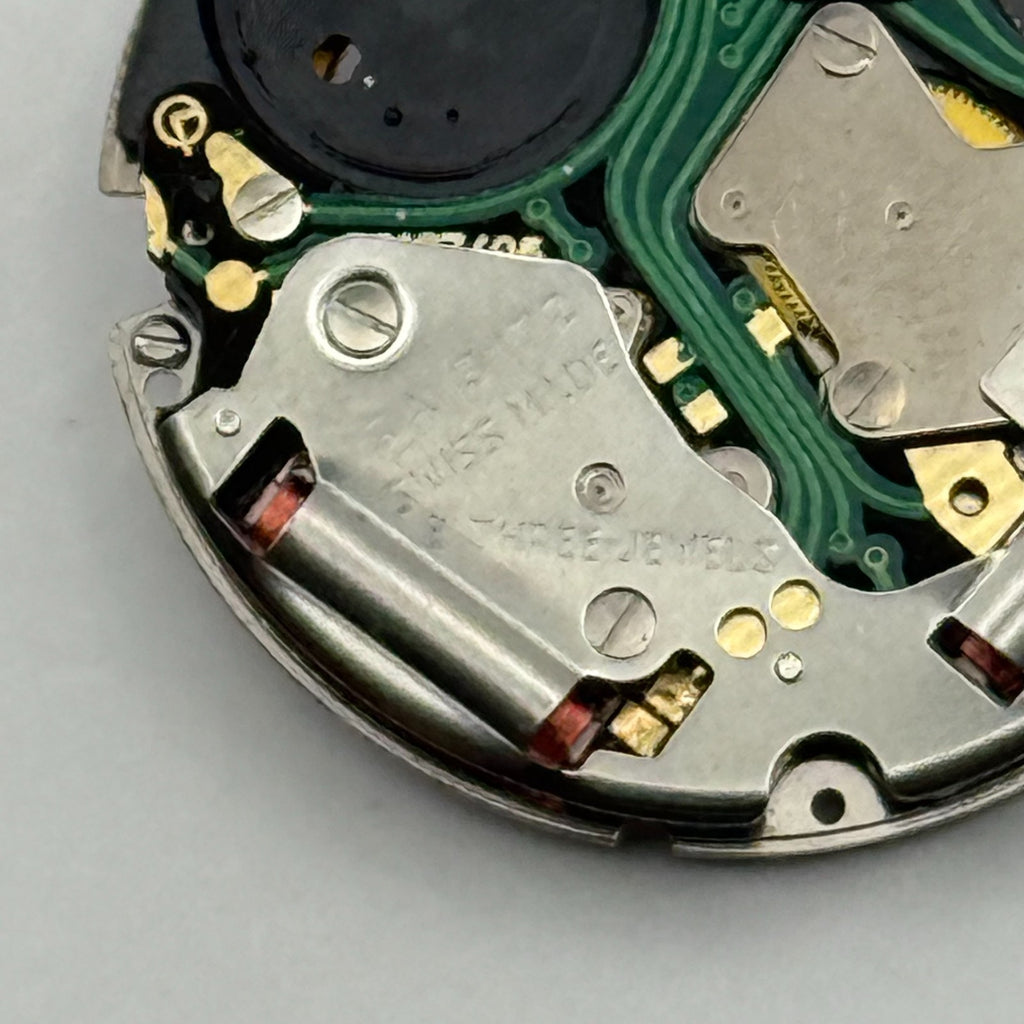 ISA 8172 Watch Movement Quartz Date 3 Jewels Swiss Vintage Parts Repair 26.1mm