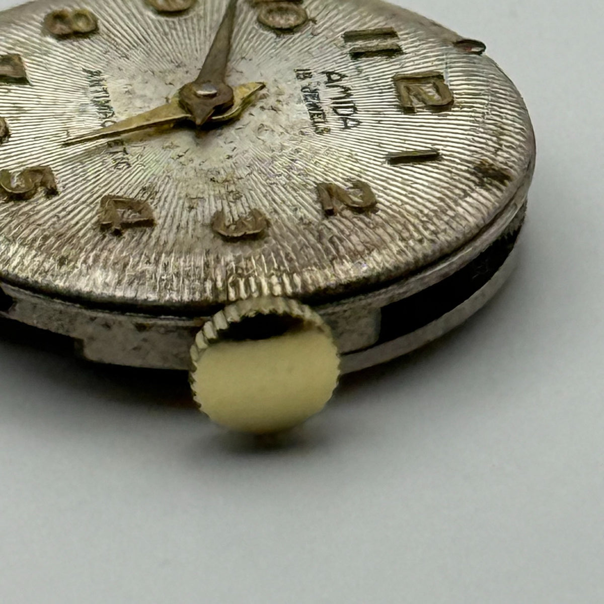 Amida 585 Watch Movement 15 Jewels Swiss Manual Wind Vintage Parts Repair 18.3mm