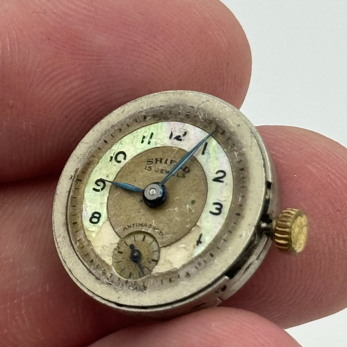 Peseux P 220 Watch Movement - Shield 15 Jewels - For Parts / Repair - 19.7mm
