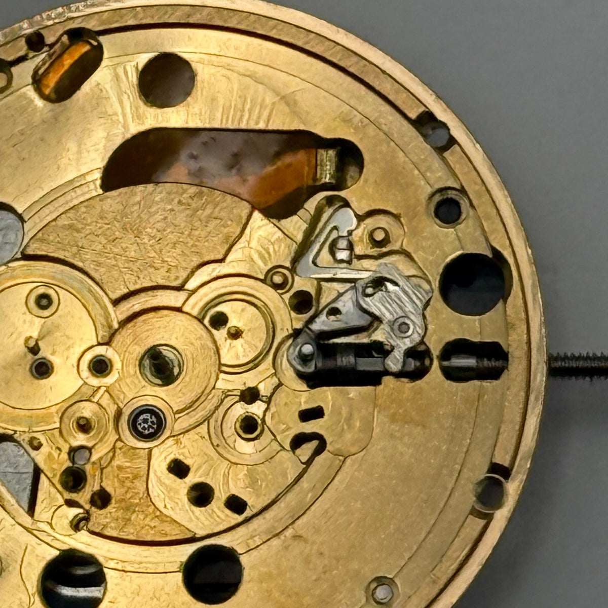 Omega 1420 Watch Movement - Running - Incomplete - For Parts / Repair - 23.9mm