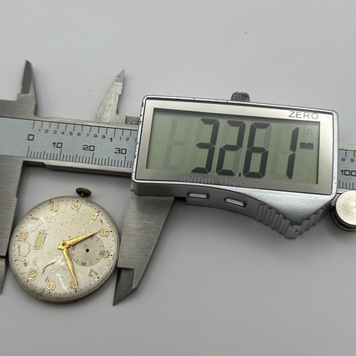 Felsa 398 Watch Movement - Trebex - Running - For Parts / Repair - 32.6mm