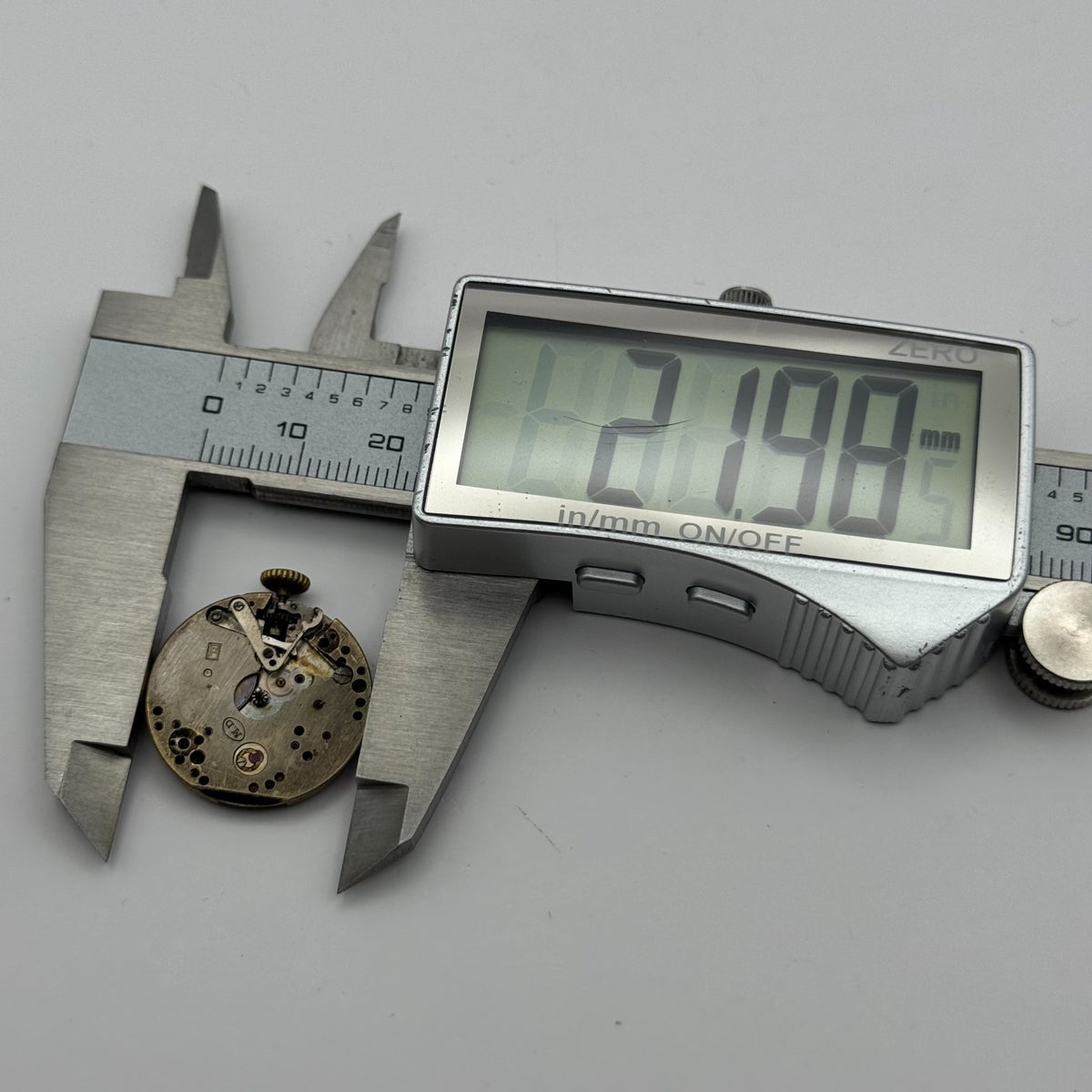 Peseux 6/240 Watch Movement - Spares - For Parts / Repair - 21.9mm