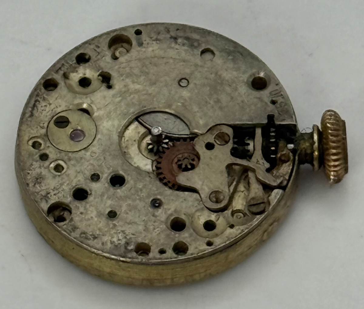 Services Watch Co LTD Cal 235.10 Manual Wind Watch Movement Vintage PARTS 17.8mm