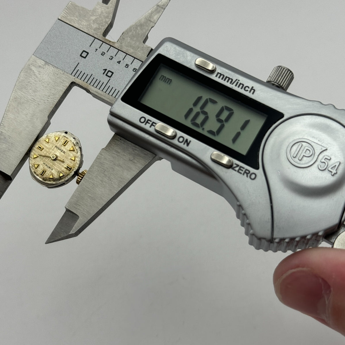 PUW 1075 Watch Movement Anker Ladies Manual Wind 21600 Swiss Vintage Parts 13mm