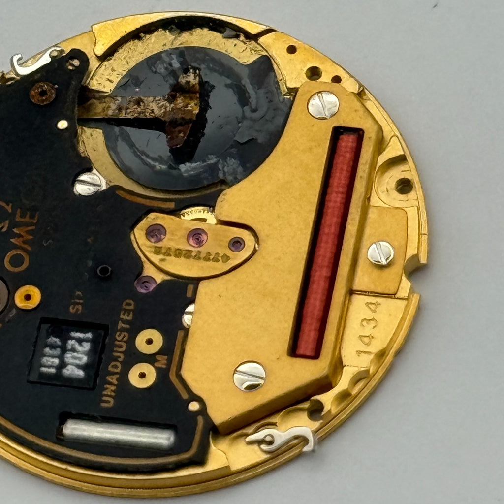 Omega 1434 Quartz Watch Movement - 6 Jewels - For Parts / Repair - 23.8mm