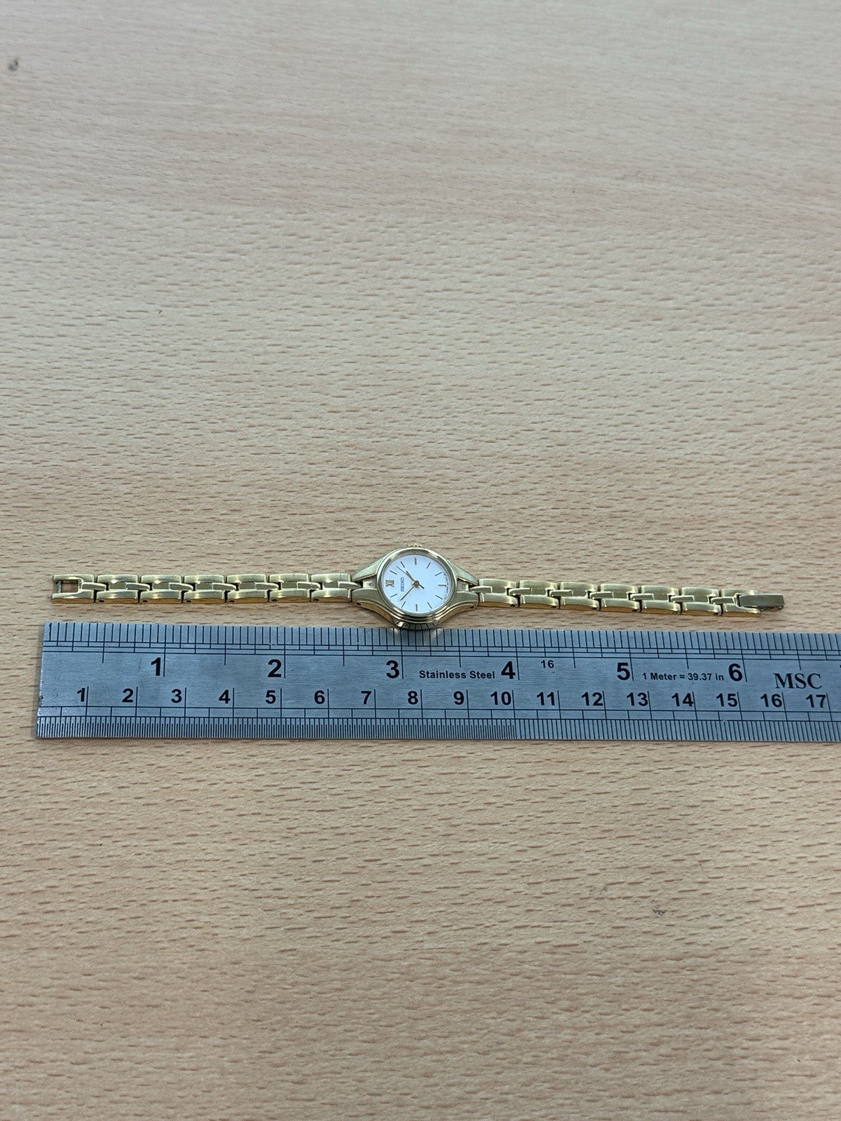 Seiko Gold Plated Vintage Ladies Watch Working Quartz Beautiful Petite 19mm