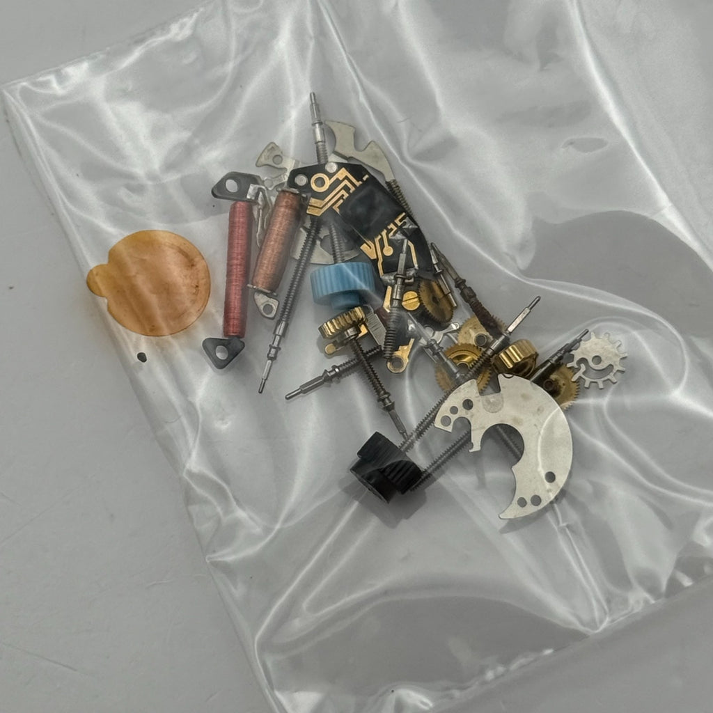 Seiko Y150M Watch Movement Quartz Japan Untested Parts Repair Spares