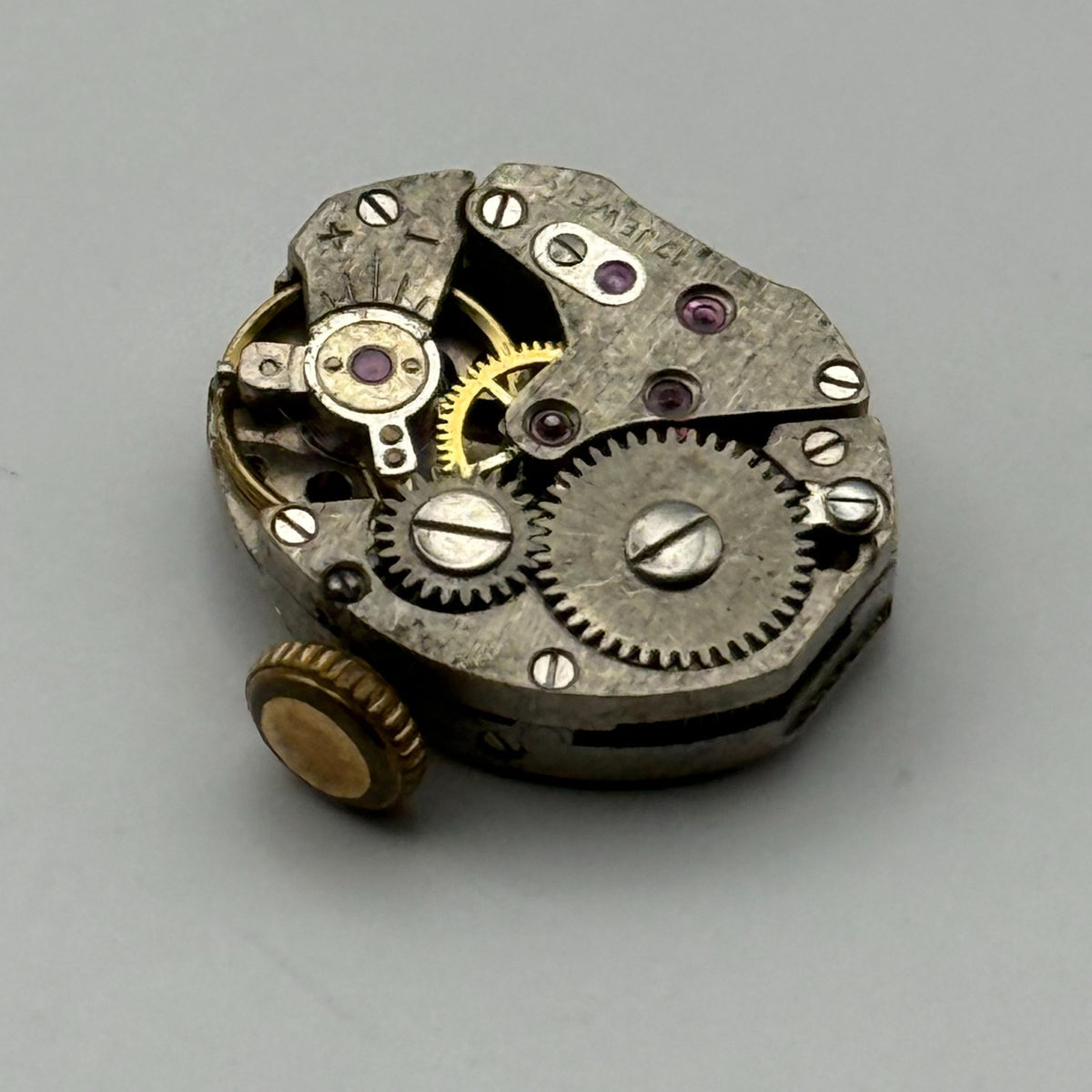 Tempo Watch Movement 17 Jewels Swiss Manual Wind Vintage Parts Repair 12.7mm