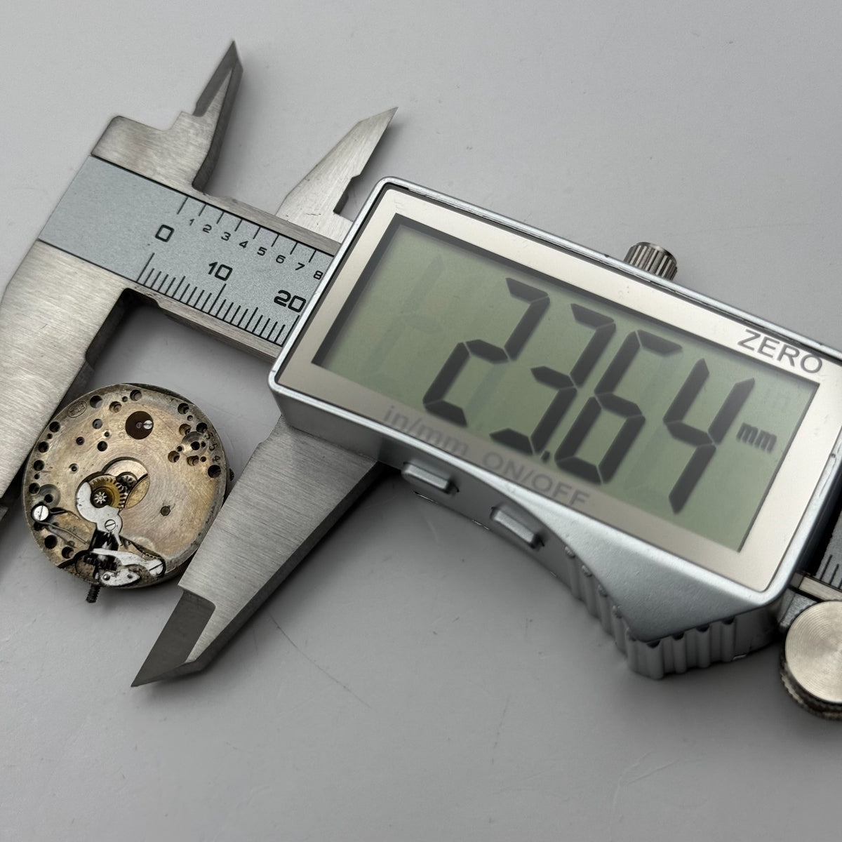 ETA Watch Movement 15 Jewels Swiss Manual Wind Vintage Parts Repair 23.2mm