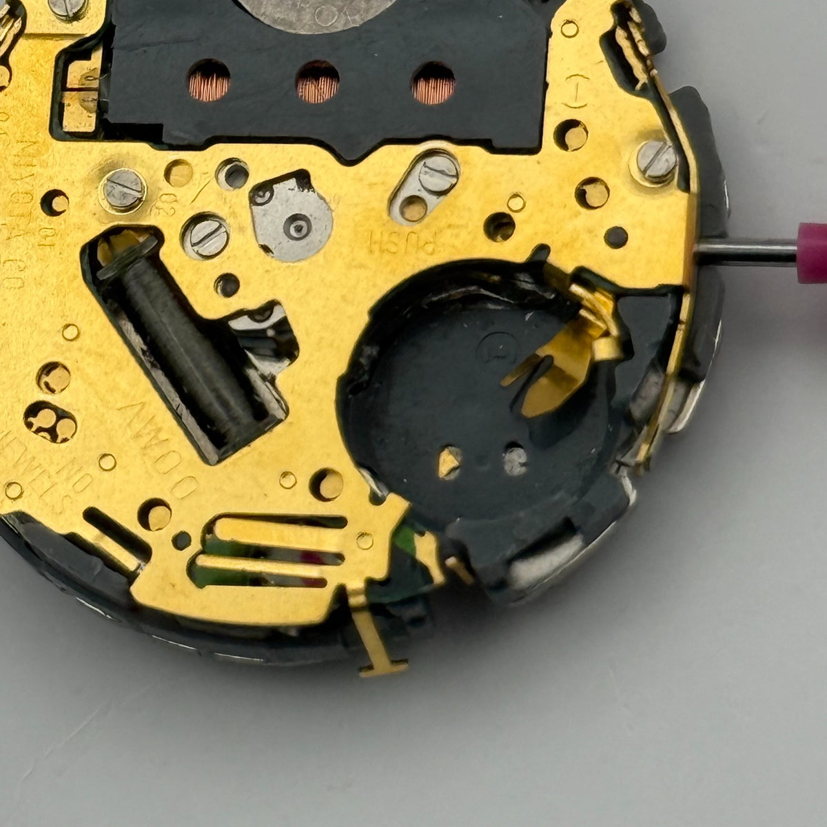 Miyota AW00 Watch Movement - Quartz Japan 0 Jewels - For Parts / Repair - 29.6mm