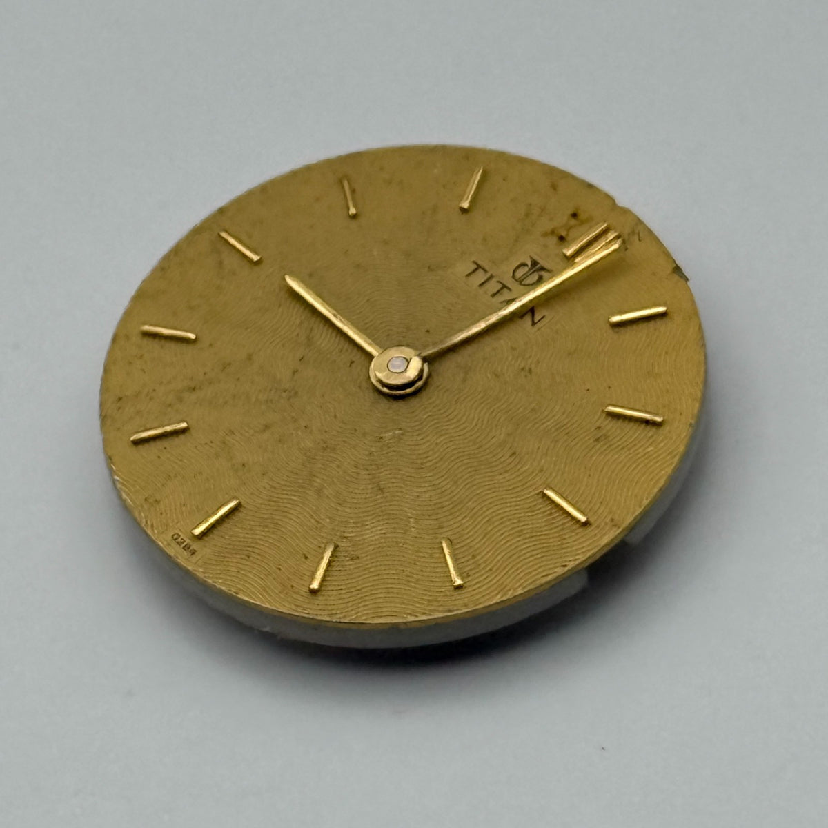 Unidentified Watch Movement Quartz Titan 4 Jewels Untested Parts Repair 13.5mm