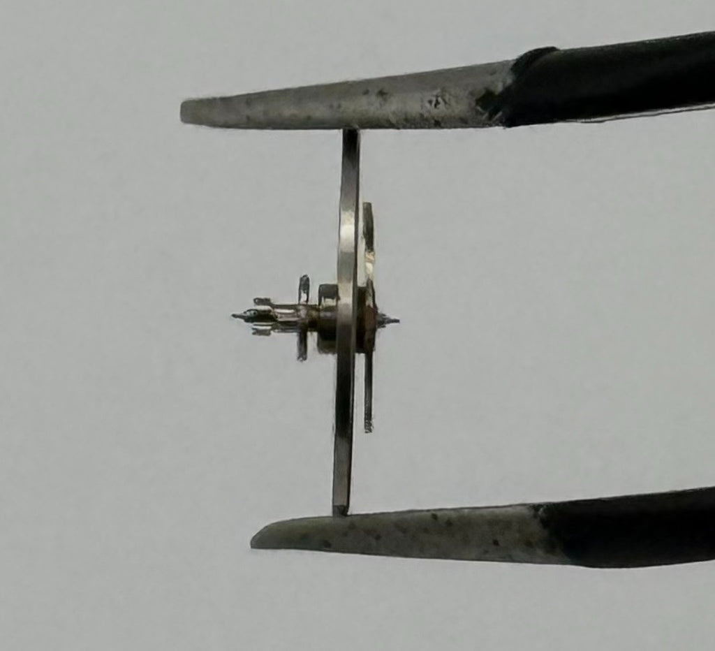 Smiths XY 230 Balance Wheel Complete And Spring 1718 M Watch Movement Parts NOS