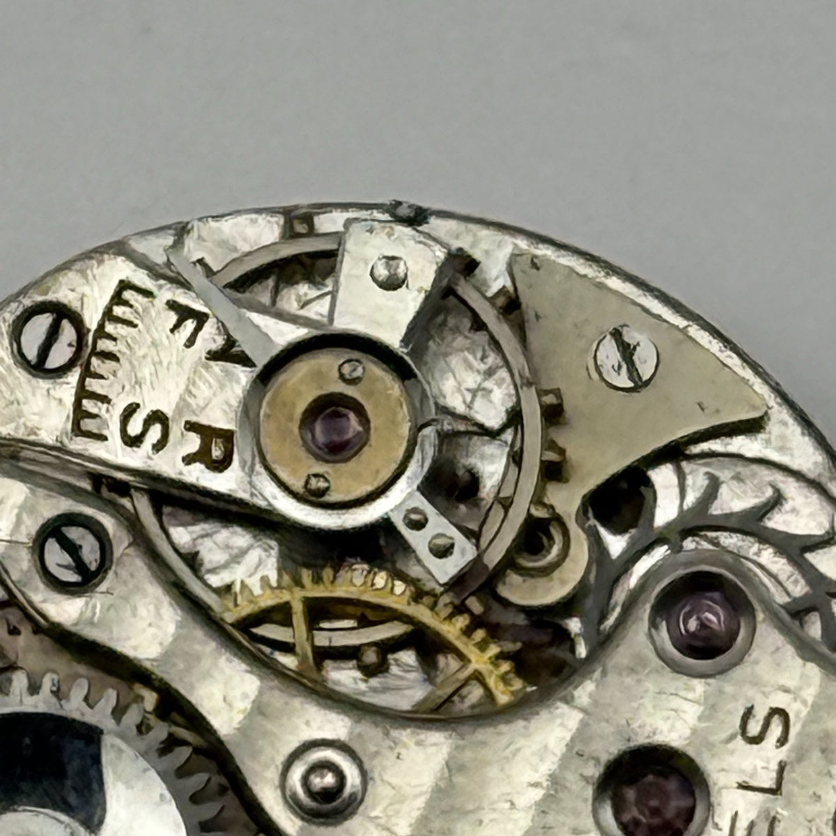 Unidentified Watch Movement 15 Jewels Swiss Manual Wind Parts Repair 19.7mm