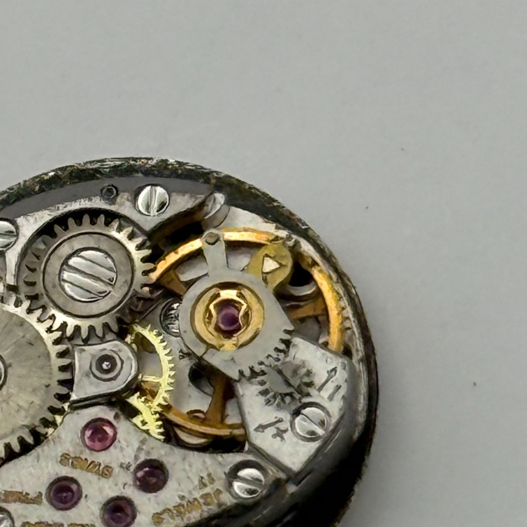 Zenith 1100 Watch Movement Movado Fries Ladies 17 Jewels Manual Wind Parts 11.6m