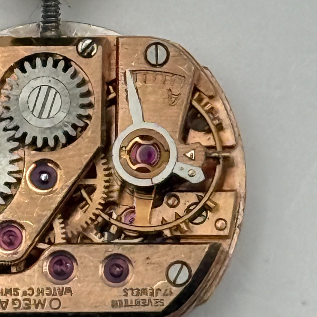 Omega 244 Watch Movement - Ladies 17 Jewels - For Parts / Repair - 17.9mm