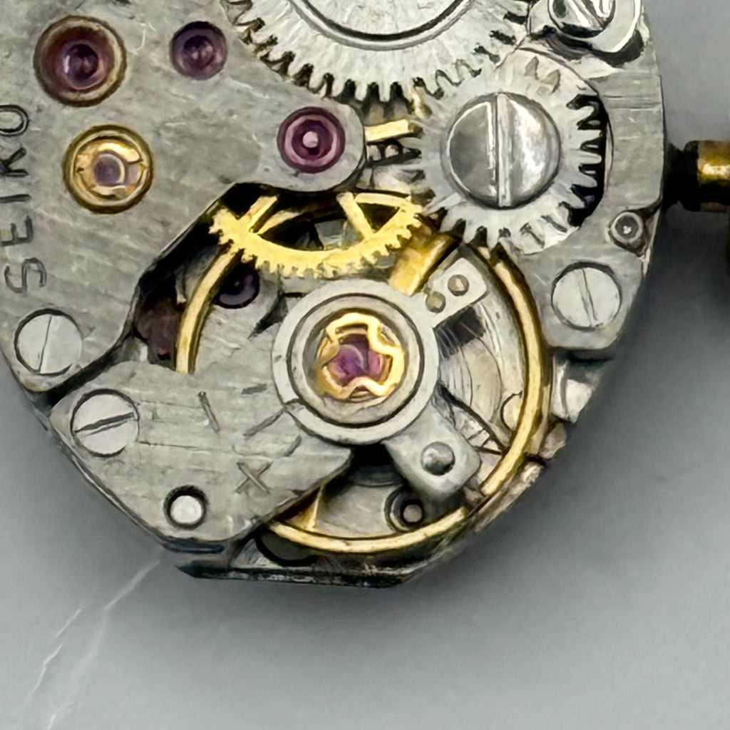 Seiko 10M Watch Movement Diashock 17 Jewels Ladies Vintage Parts Repair 15.7mm