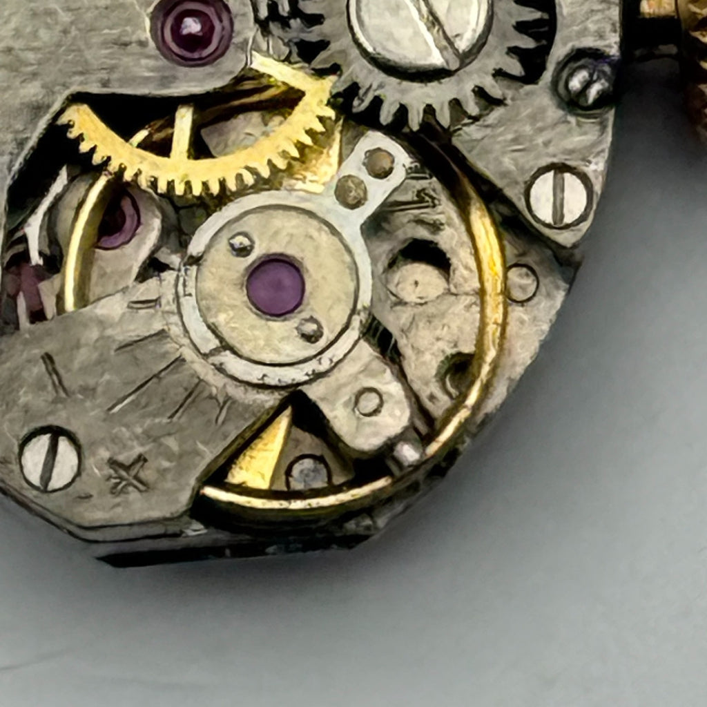 Tempo Watch Movement 17 Jewels Swiss Manual Wind Vintage Parts Repair 12.7mm