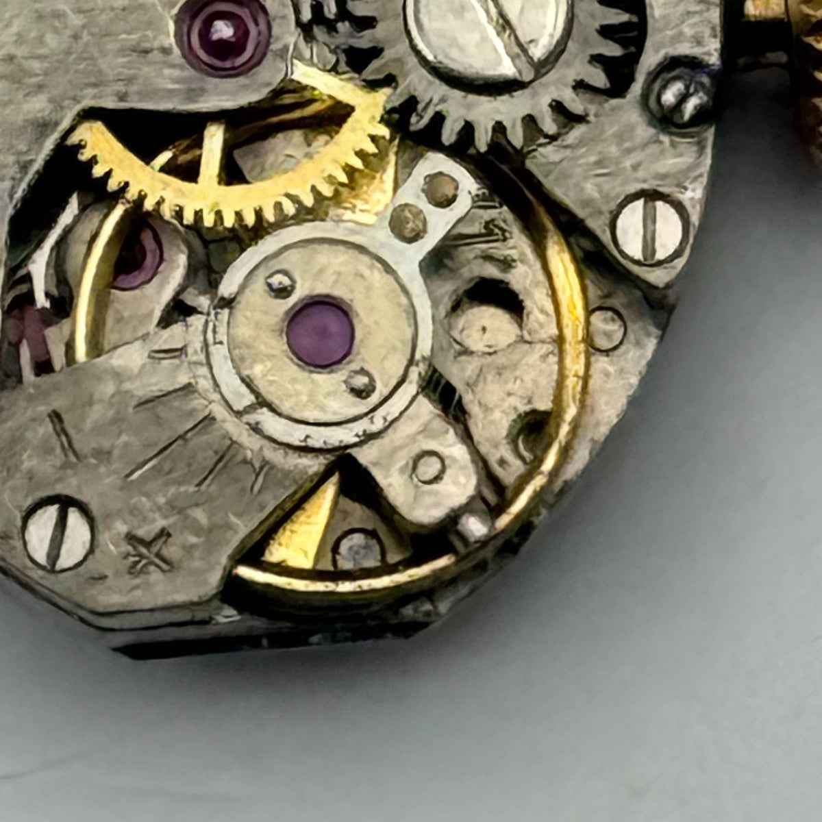 Tempo Watch Movement 17 Jewels Swiss Manual Wind Vintage Parts Repair 12.7mm