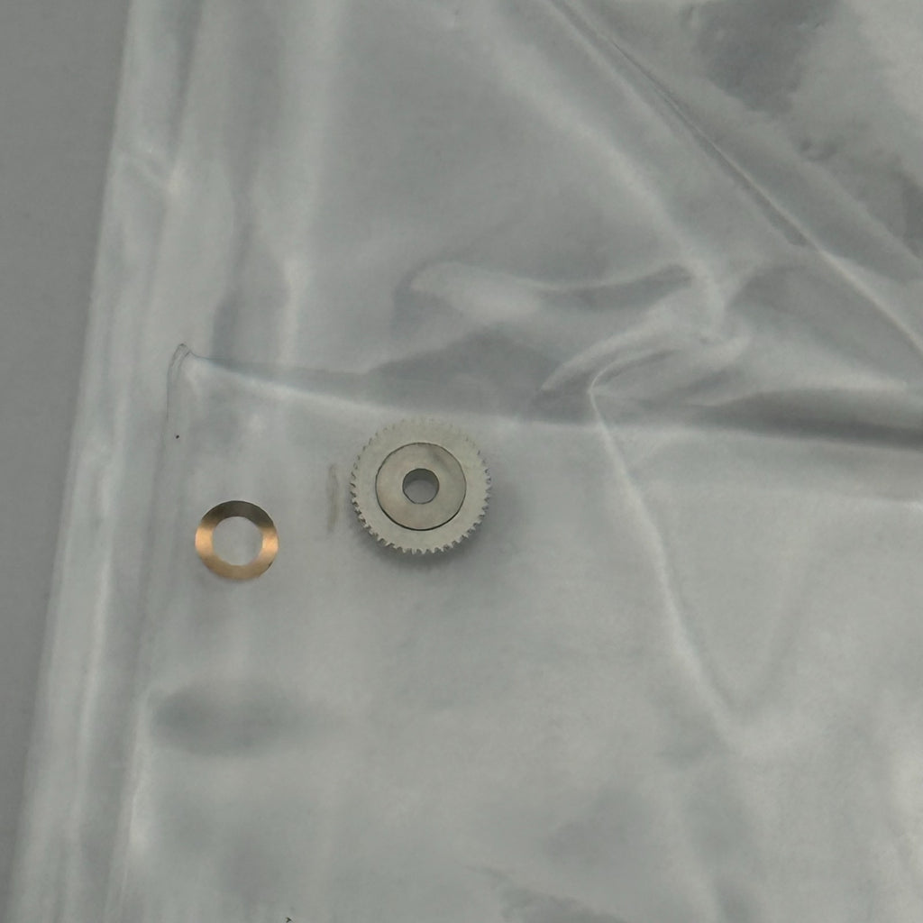 Shiojiri V700C Watch Movement Quartz Japan Untested Parts Repair Spares 15.3mm
