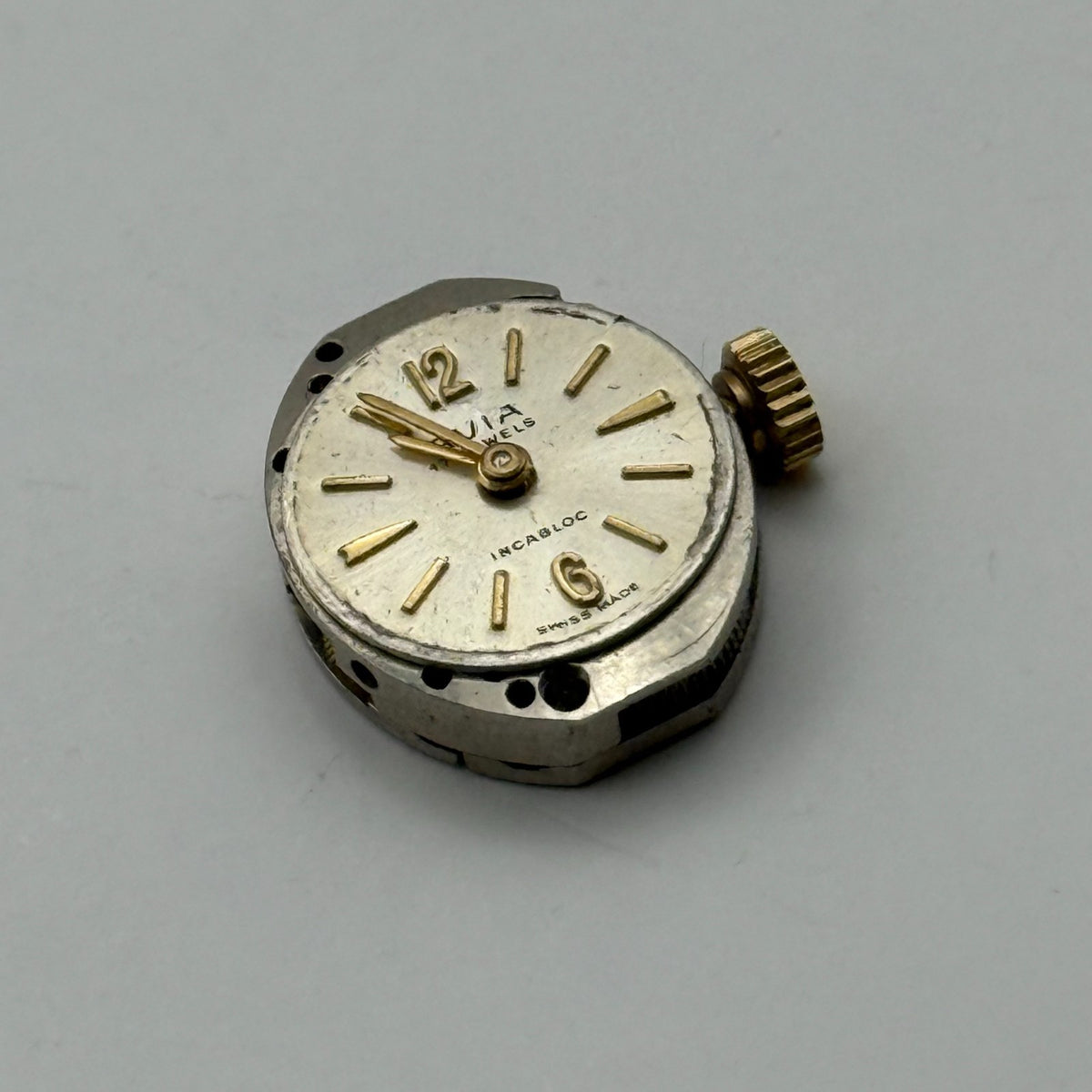 FEF 6662 Watch Movement Running Avia Swiss 17 Jewels Manual Wind Parts 15.3mm