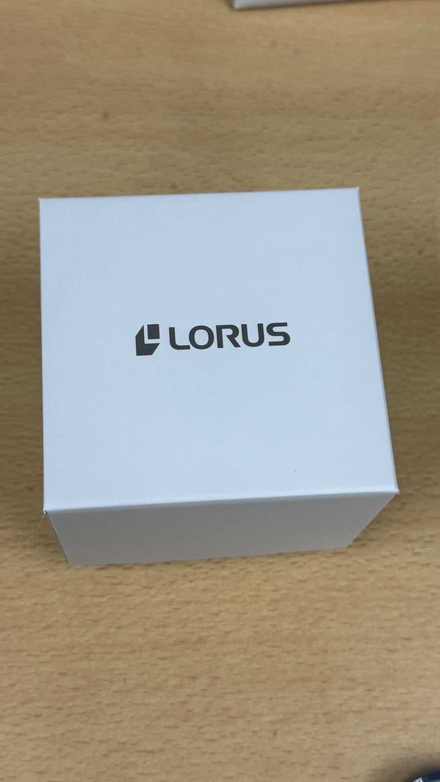 Blue Lorus Men’s Watch - Water Resistant Up To 100 Metres - Date Dial Function