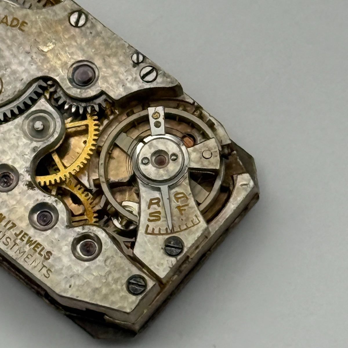 Majex EW Watch Movement - Tank 17 Jewels Tonneau - For Parts / Repair - 15.5mm