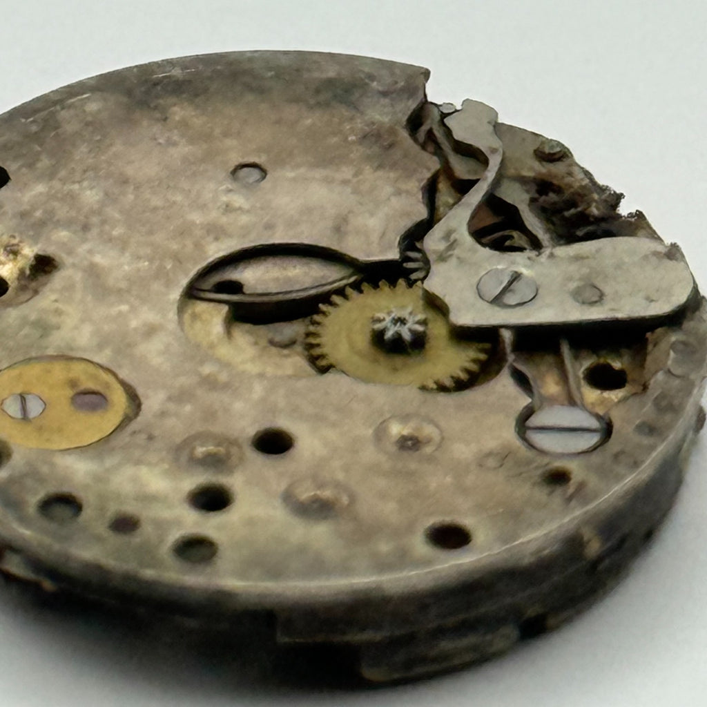 Buren 8 3/4 15 Jewels Watch Movement - For Parts / Repair - 19.7mm