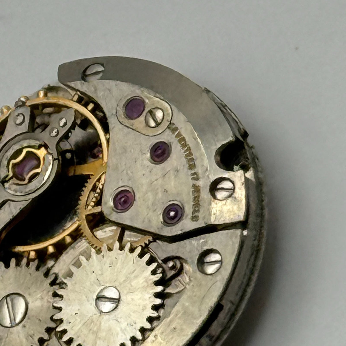 ETA 2510 Watch Movement - Garrard 17 Jewels Ladies 17.5m - For Parts / Repair