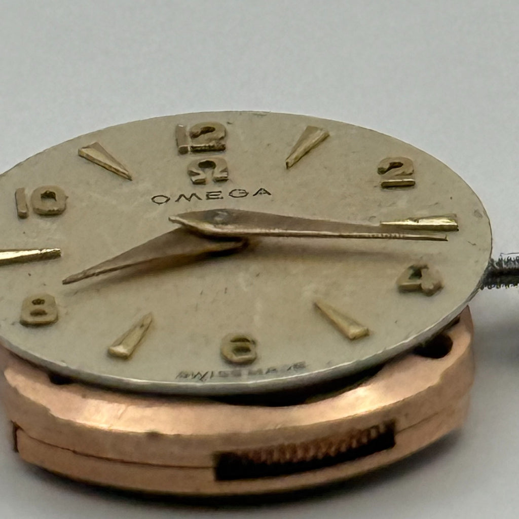 Omega 244 Watch Movement - Ladies 17 Jewels - For Parts / Repair - 17.9mm