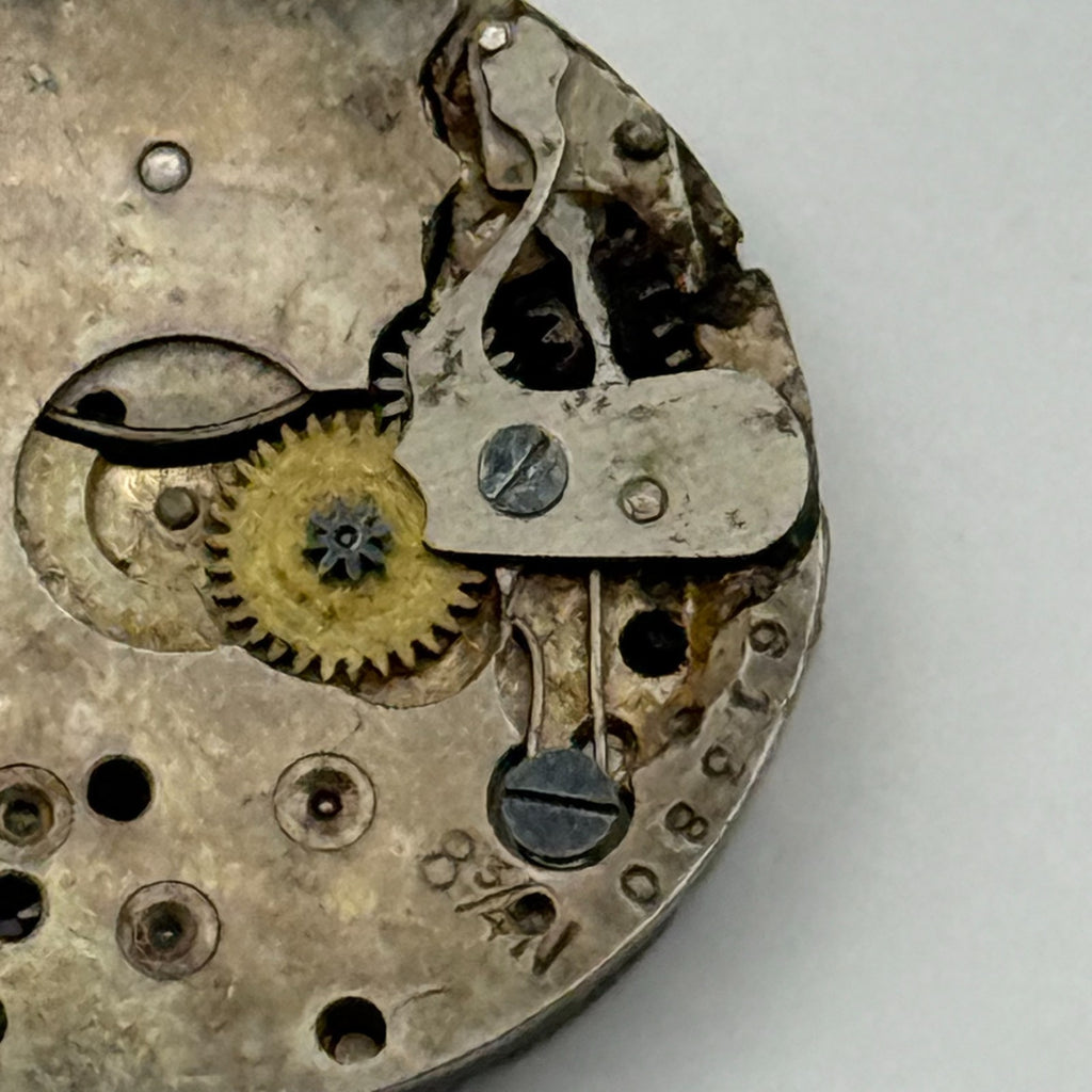 Buren 8 3/4 15 Jewels Watch Movement - For Parts / Repair - 19.7mm