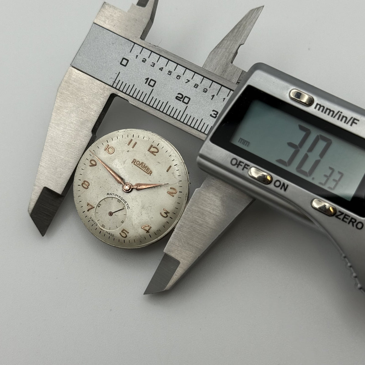 MST 402 Watch Movement - Roamer - For Parts / Repair - 30mm