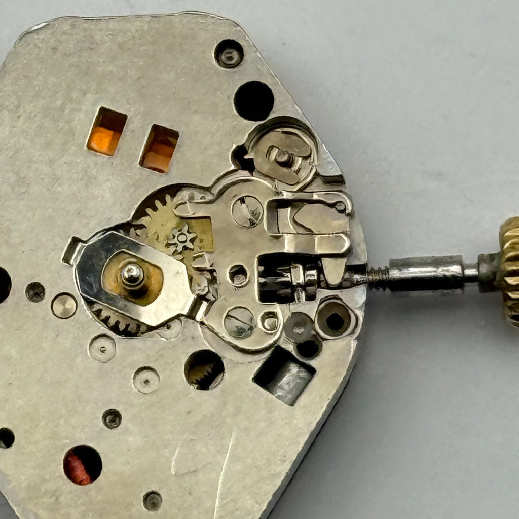 Harley 672 Watch Movement Quartz Swiss Untested Parts Repair Spares 15.3mm