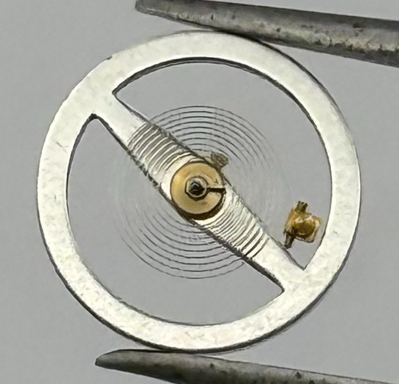 OC RZ Balance Wheel Complete And Spring 10½’’’ 1634 Watch Movement Parts NOS