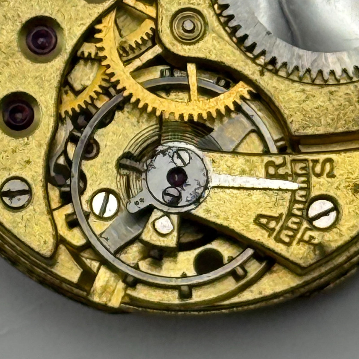 Unidentified Watch Movement Running 15 Jewels Swiss Manual Wind Parts 24.9mm