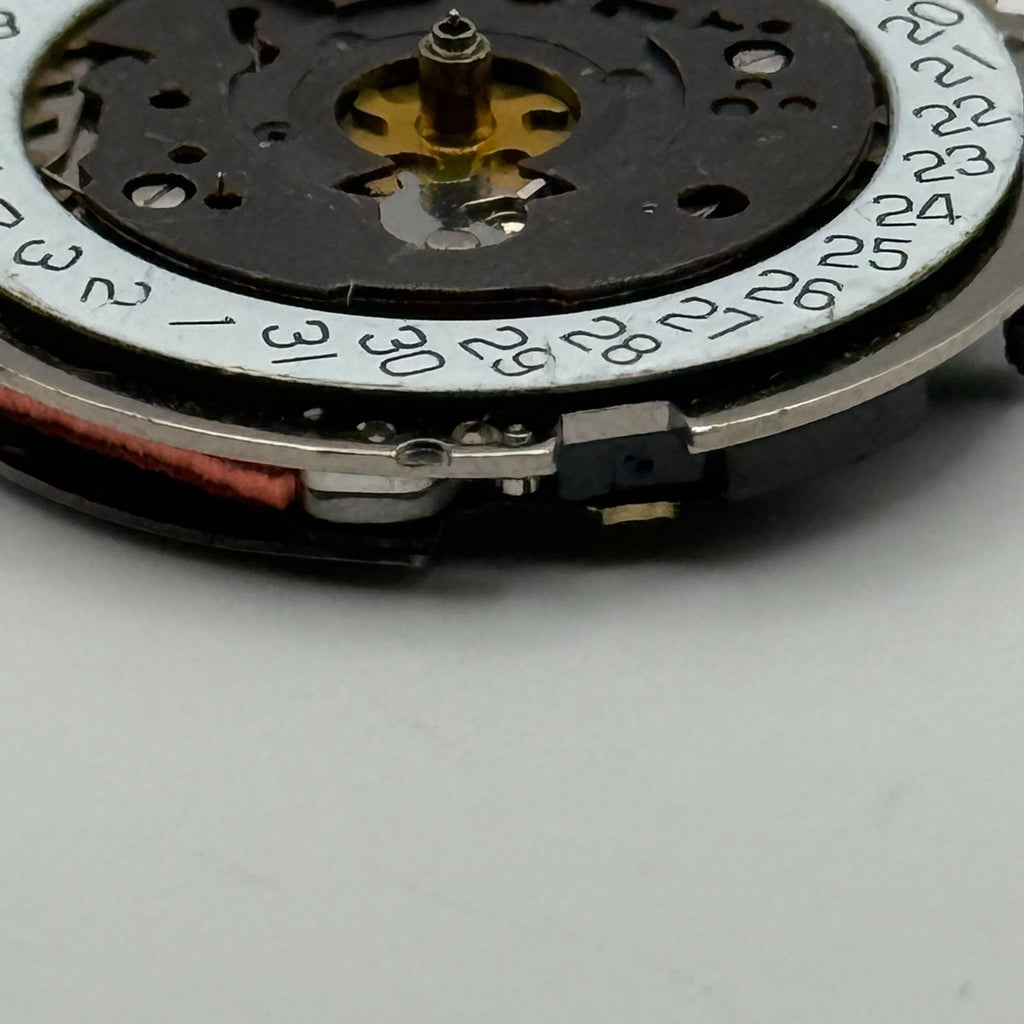 ISA 8172 Watch Movement Quartz Date 3 Jewels Swiss Vintage Parts Repair 26.1mm