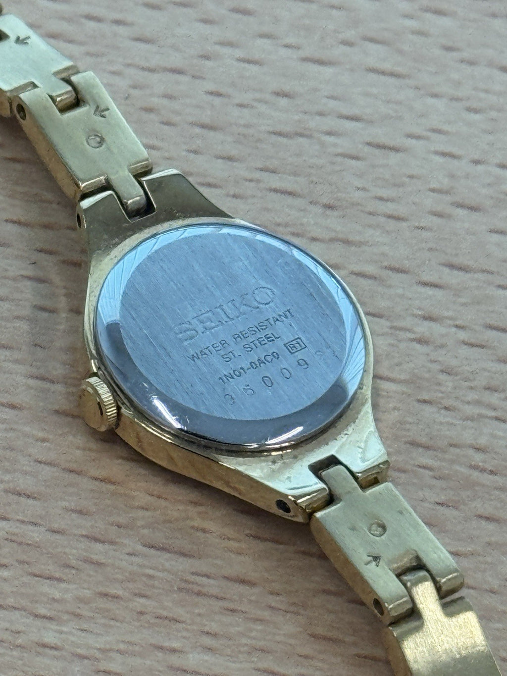 Seiko Gold Plated Vintage Ladies Watch Working Quartz Beautiful Petite 19mm