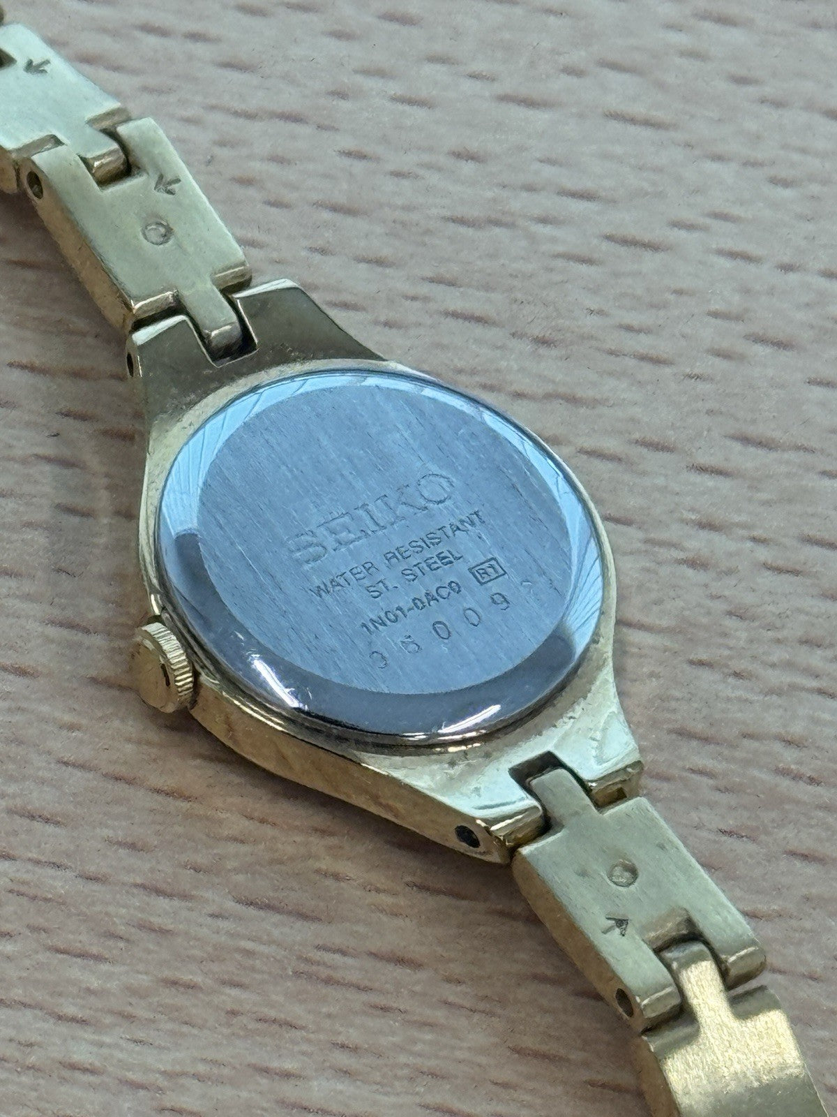 Seiko Gold Plated Vintage Ladies Watch Working Quartz Beautiful Petite 19mm