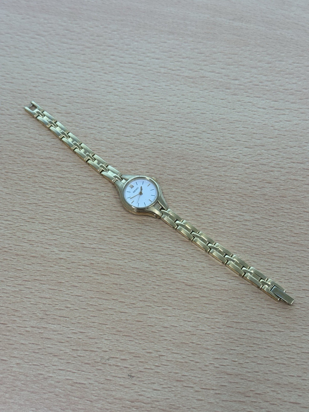 Seiko Gold Plated Vintage Ladies Watch Working Quartz Beautiful Petite 19mm