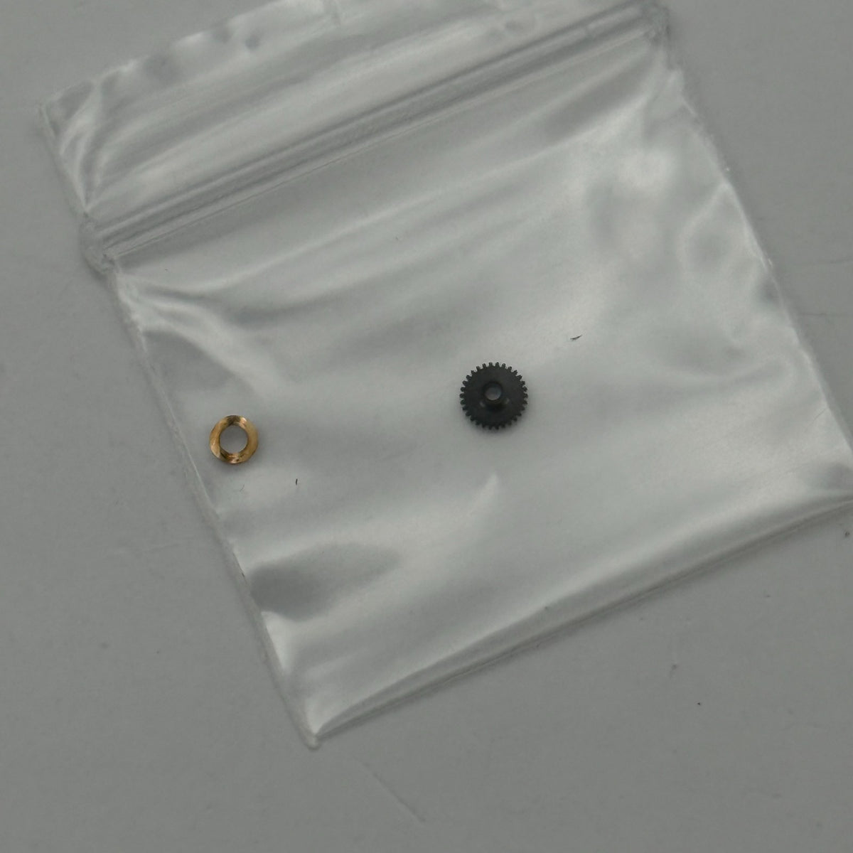 Miyota 2105 Watch Movement Quartz Japan Untested Parts Repair Spares 23.7mm