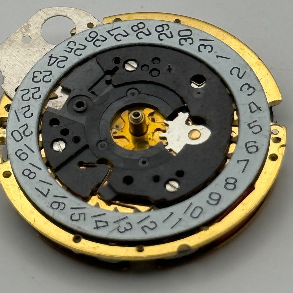 ISA 8172 Watch Movement Quartz Swiss Date 3 Jewels Vintage Parts Repair 26.1mm