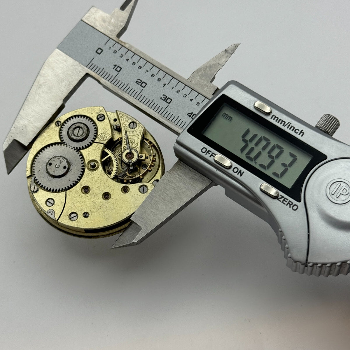 Open Face Cyrus GT Antique Pocket Watch Movement - For Parts / Repair - 40.9mm