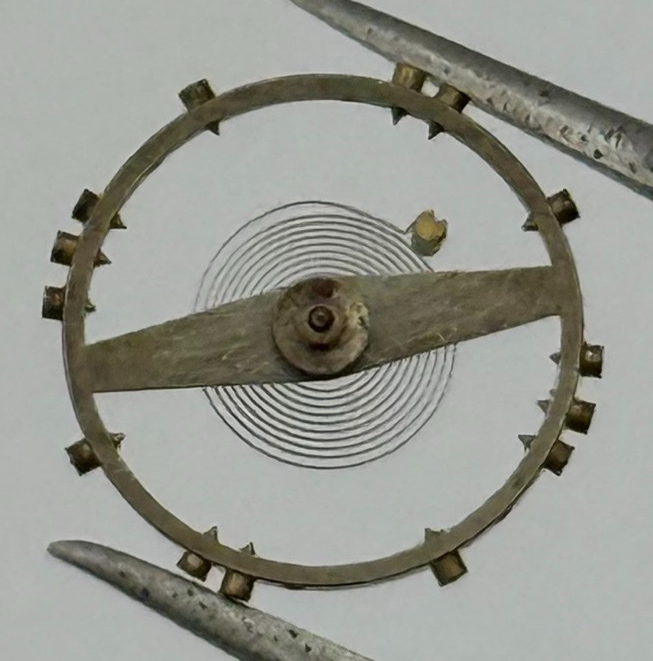Lip R25 Balance Wheel Complete And Spring Pour Watch Movement Parts Vintage NOS